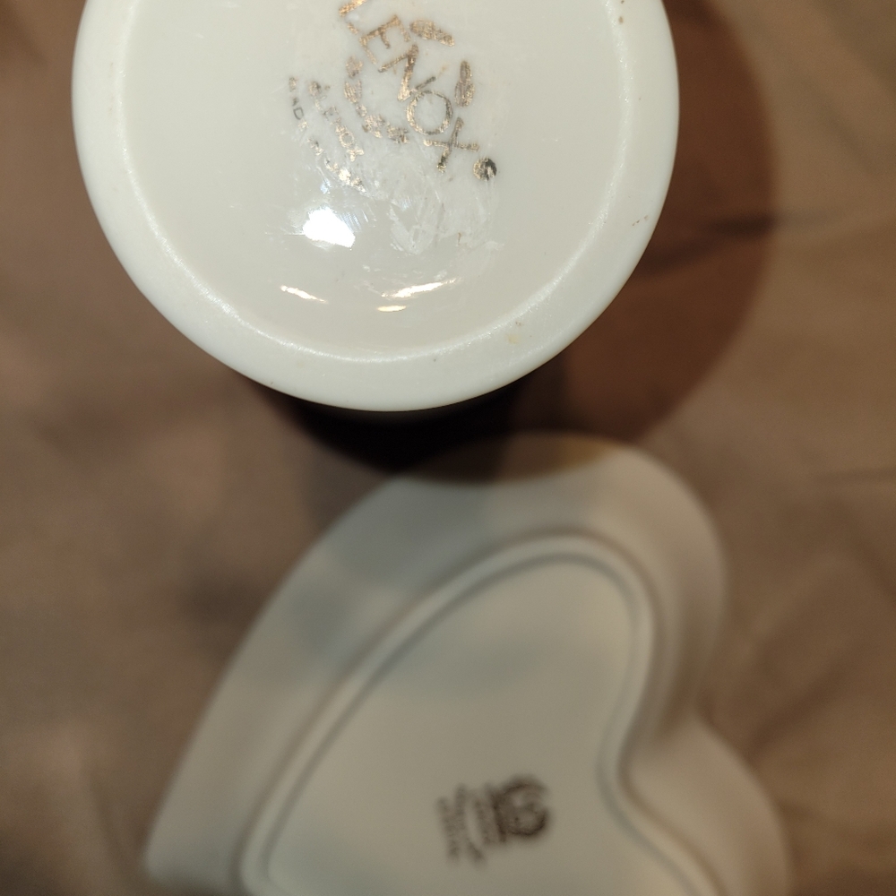 Vtg Lenox Ivory China Special Rose Embossed Gold Trim Bud Vase & Heart Dish USA - Picture 3 of 5